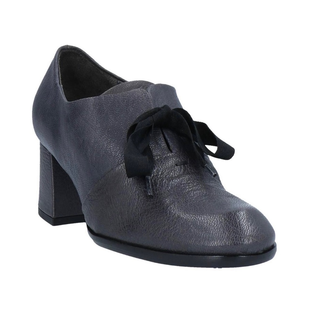 NEW with box Lilimill shoes. Made in Italy. Size 8 ( 38 European).